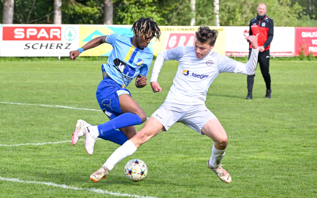 Die U16 des FC Raiffeisen Weißkirchen führt die Tabelle an